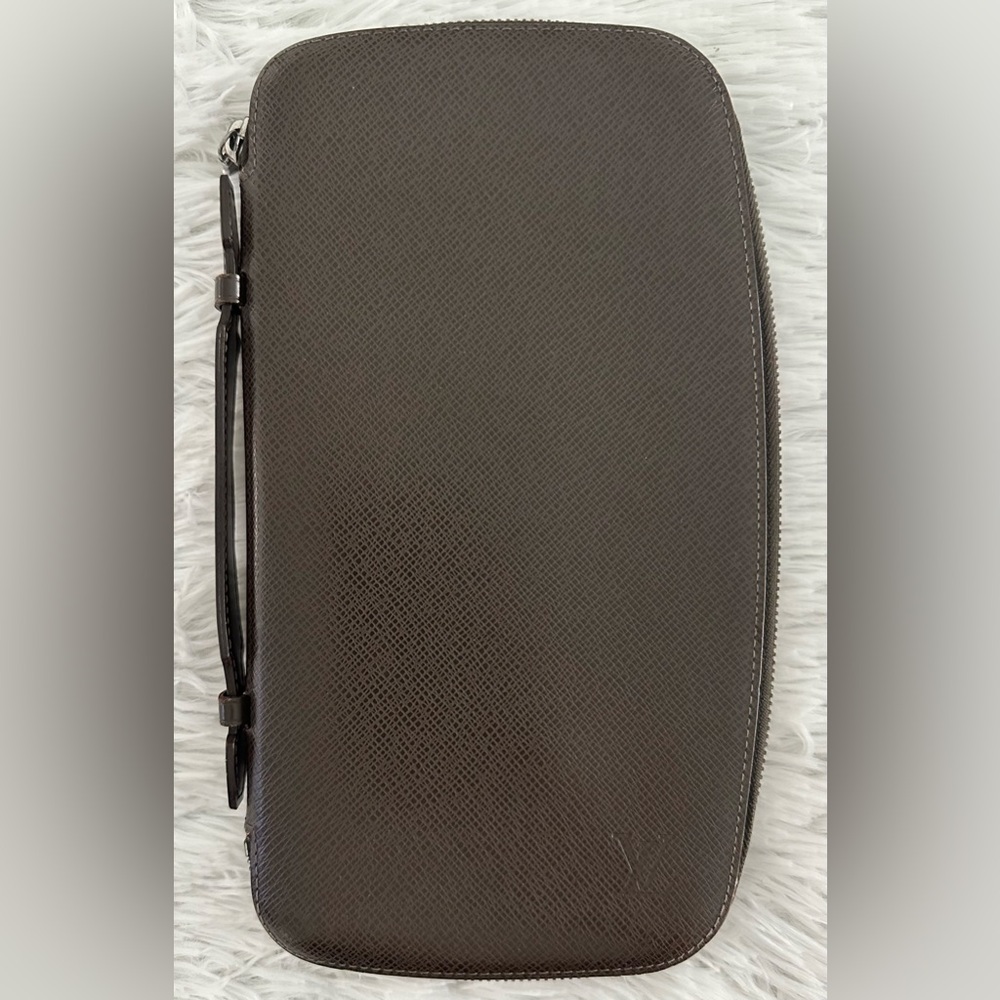 Louis Vuitton Taiga Brown‎ Leather Atoll Organizer Wallet Clutch